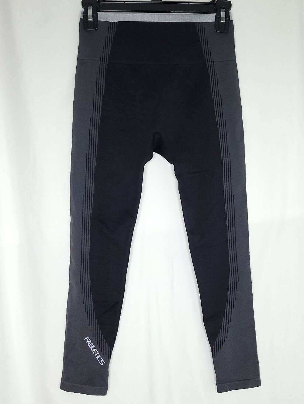 FABLETICS Women's Seamless Fusion High Waisted 7/8 Black Leggings SMALL (NWT)